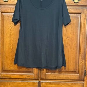 LuLaRoe Black Short Sleeve Top